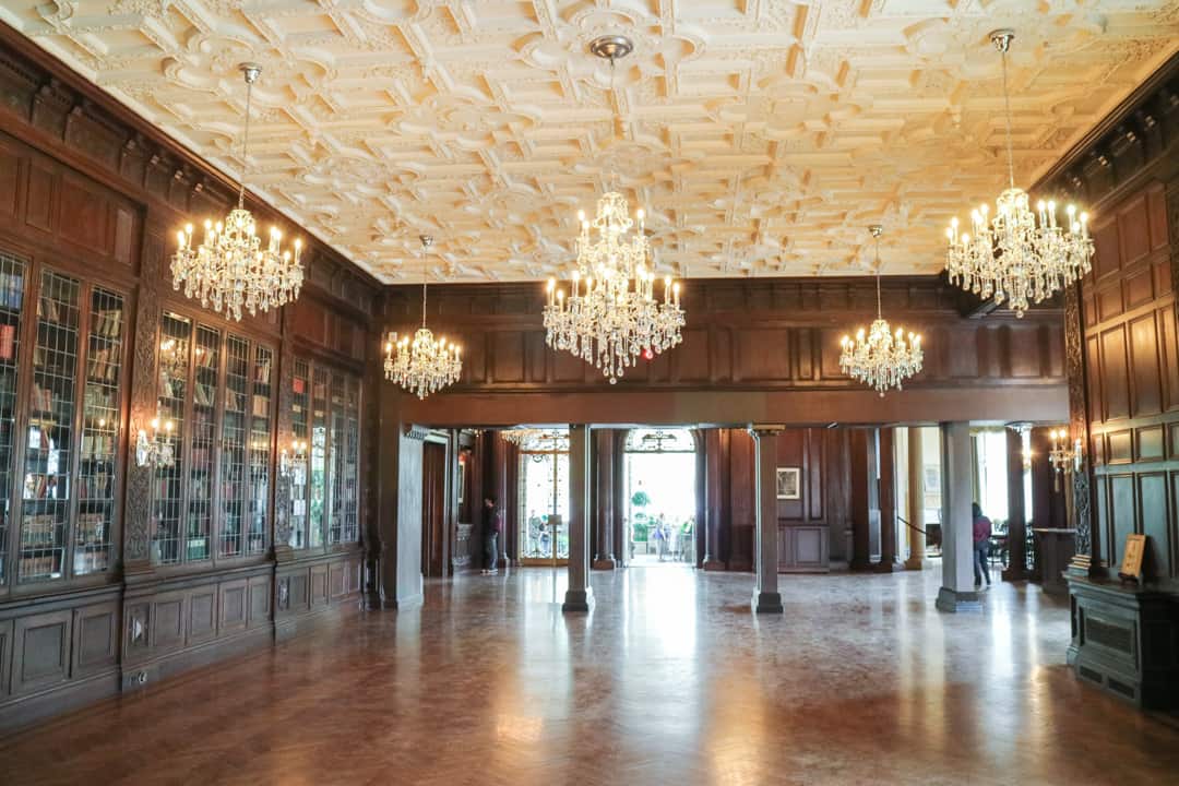 Casa Loma Library